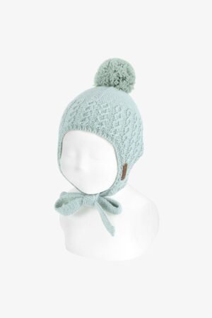 Gorro Bebé Relieves con Orejera y Borlón
